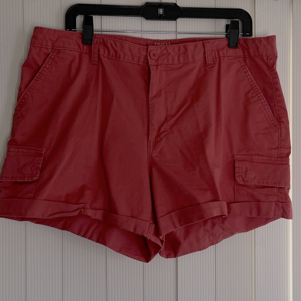 Time and Tru Shorts With multiple Pockets